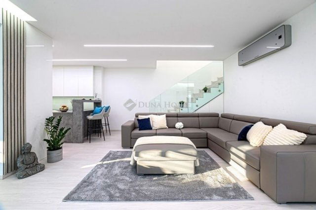 Eladó ikerház, Mogyoródon 198.75 M Ft, 4 szobás