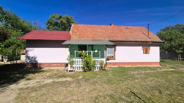 Eladó családi ház, Kecskeméten 22.7 M Ft, 2 szobás