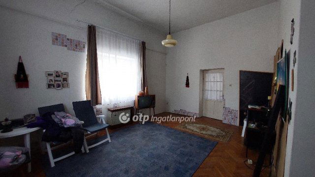 Eladó sorház, Kisújszálláson 12.5 M Ft, 1 szobás