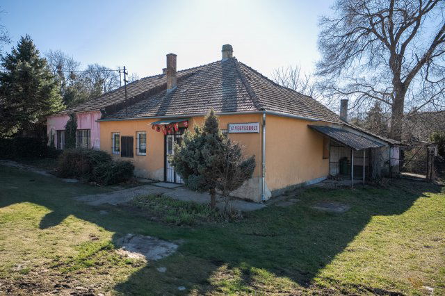 Eladó családi ház, Tarjánon 14.9 M Ft, 3+1 szobás