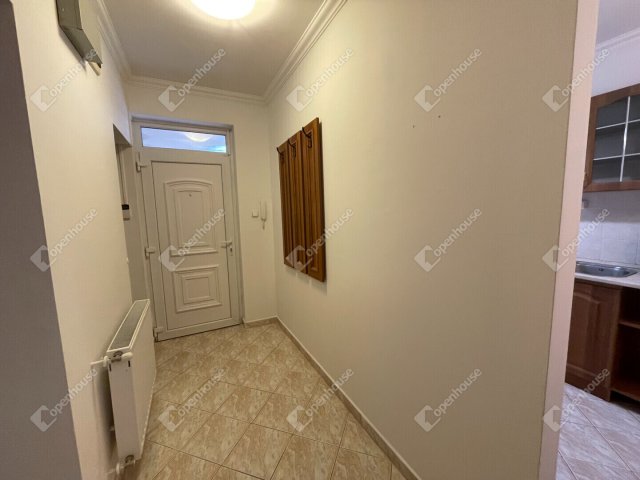 Kiadó téglalakás, albérlet, Debrecenben 260 E Ft / hó, 3 szobás