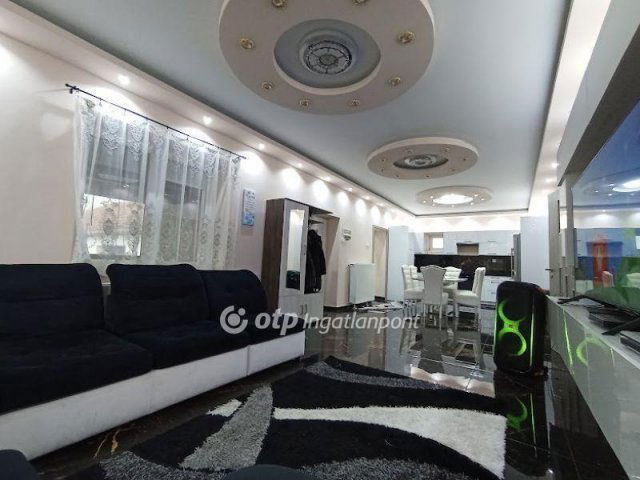 Eladó családi ház, Csányon 47.9 M Ft, 3 szobás