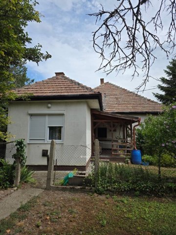 Eladó családi ház, Adonyban 48.5 M Ft, 3 szobás