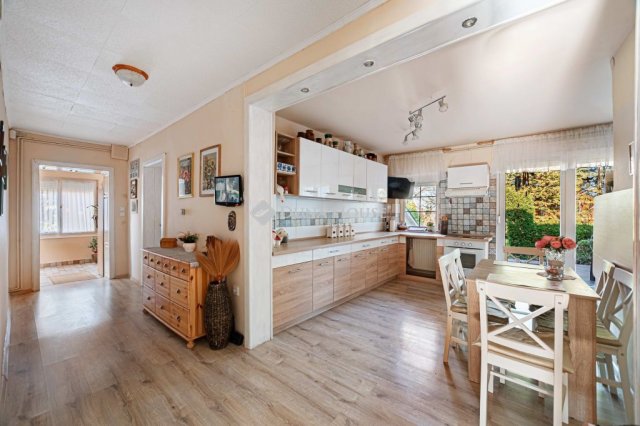 Eladó családi ház, Biatorbágyon 149.9 M Ft, 3 szobás