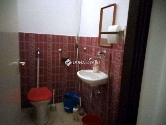 Eladó iroda, Nagykanizsán 120 M Ft / költözzbe.hu