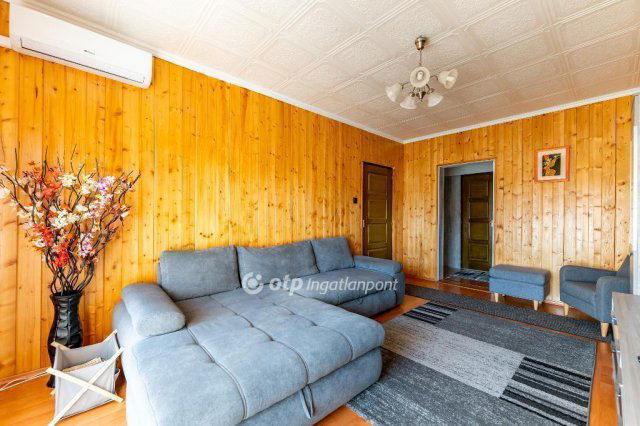 Eladó panellakás, Kazincbarcikán 42 M Ft, 4 szobás