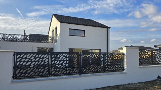 Eladó családi ház, Budajenőn 178.9 M Ft, 5 szobás