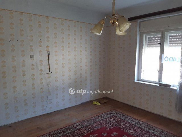 Eladó családi ház, Vácszentlászlón 18 M Ft, 4 szobás