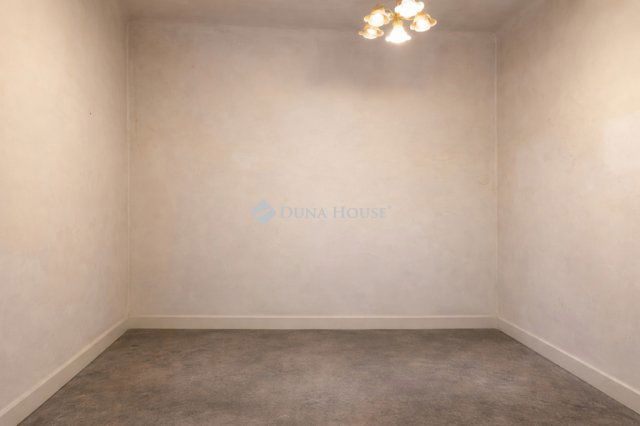 Eladó téglalakás, Budapesten, VI. kerületben 51.2 M Ft, 1 szobás