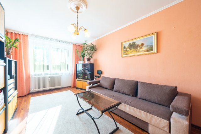 Eladó panellakás, Tiszaújvárosban 26 M Ft, 2 szobás