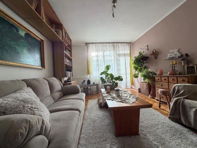 Eladó téglalakás, Tatabányán 54.9 M Ft, 3 szobás