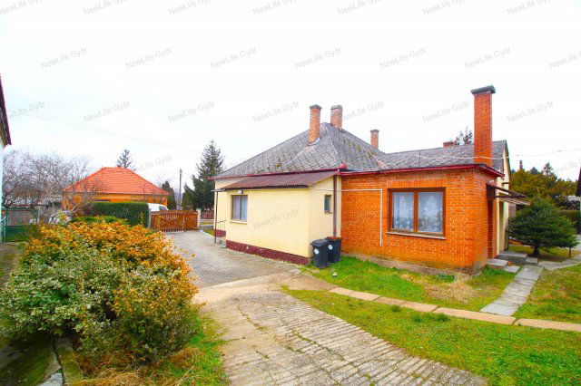 Eladó családi ház, Tényőn 37.5 M Ft, 3 szobás