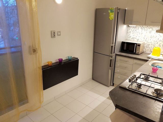 Kiadó panellakás, albérlet, Pécsett, József Attila utcában