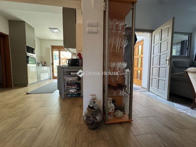 Eladó családi ház, Budapesten, IV. kerületben 124.99 M Ft