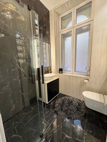 Eladó téglalakás, Budapesten, VI. kerületben 89.9 M Ft