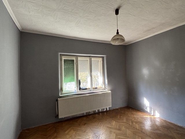 Eladó családi ház, Kesznyétenen 6.9 M Ft, 2 szobás