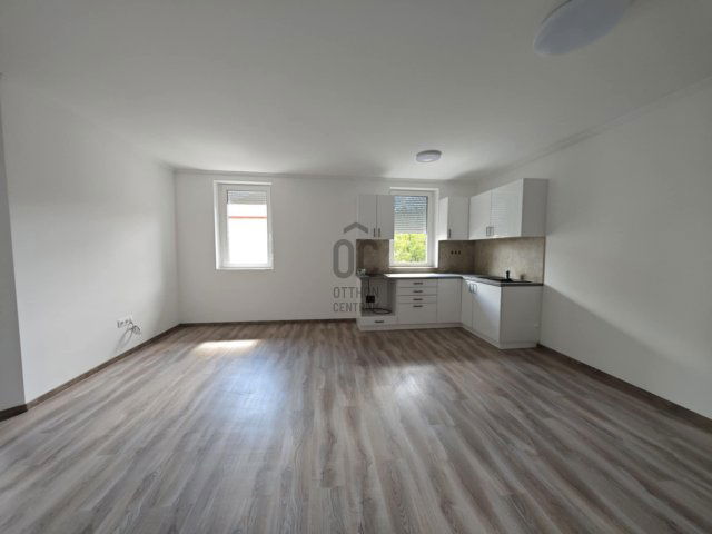 Eladó téglalakás, Szigetszentmiklóson 48.9 M Ft, 2 szobás