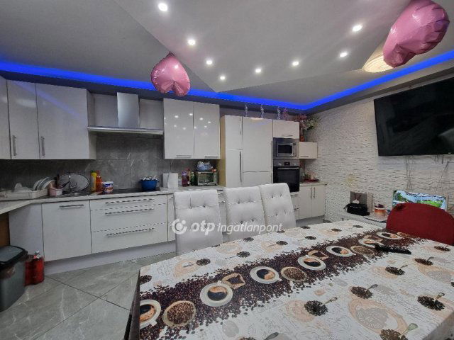 Eladó családi ház, Celldömölkön 54.99 M Ft, 2+1 szobás