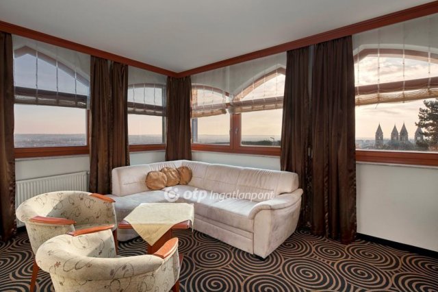 Eladó hotel, Pécsett 1300 M Ft / költözzbe.hu