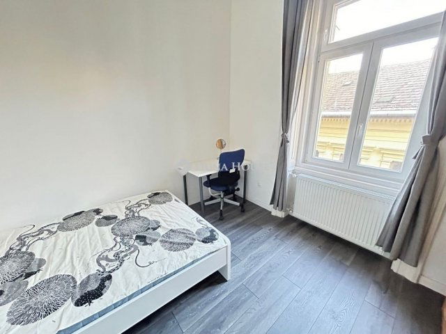 Eladó téglalakás, Budapesten, V. kerületben 199.9 M Ft, 5 szobás