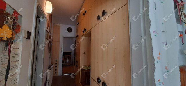 Eladó téglalakás, Zalaegerszegen 32 M Ft, 3 szobás