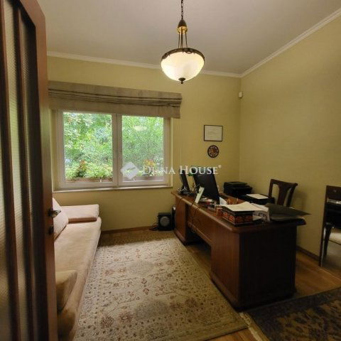 Eladó családi ház, Szegeden 210 M Ft, 6 szobás