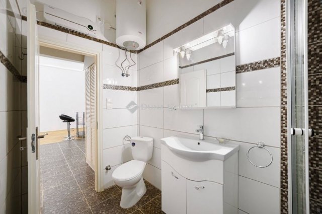 Eladó téglalakás, Budapesten, V. kerületben 75 M Ft, 2 szobás