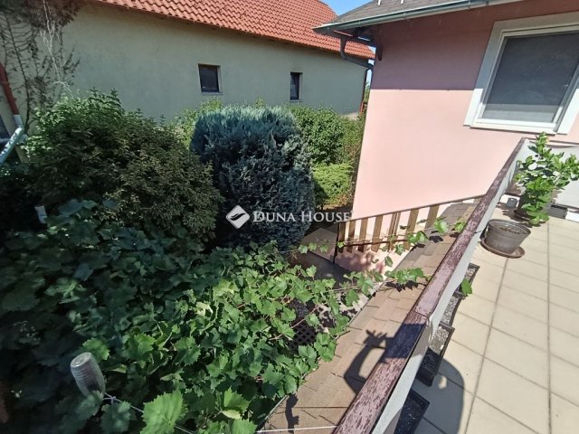 Eladó családi ház, Veresegyházon 135 M Ft, 6 szobás