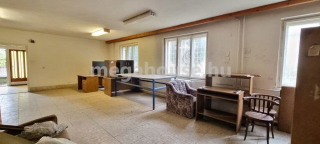 Eladó ipari ingatlan, Váchartyánon 110 M Ft