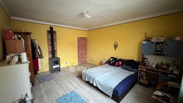 Eladó családi ház, Marcaltőn 20.9 M Ft, 4 szobás