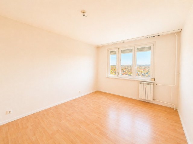 Eladó panellakás, Dunakeszin 49.9 M Ft, 1+1 szobás