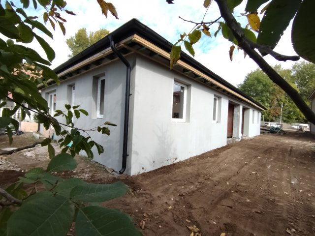 Eladó ikerház, Debrecenben 88 M Ft, 3 szobás