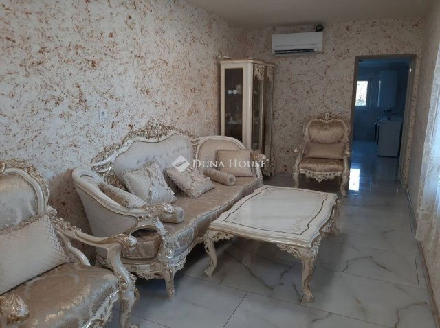 Eladó családi ház, Turán 38 M Ft, 3 szobás