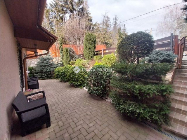 Eladó családi ház, Szentendrén 195 M Ft, 7 szobás