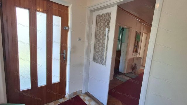 Eladó családi ház, Szolnokon 36 M Ft, 2 szobás