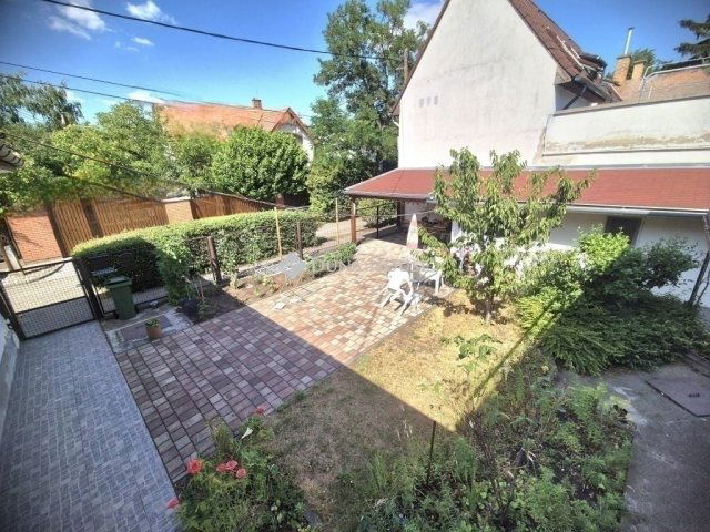 Eladó családi ház, Budapesten, III. kerületben 76.5 M Ft