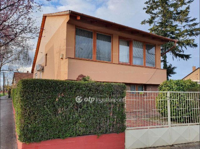 Eladó családi ház, Hajdúnánáson 69.5 M Ft, 3 szobás