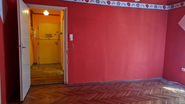 Eladó téglalakás, Komlón 13 M Ft, 1 szobás