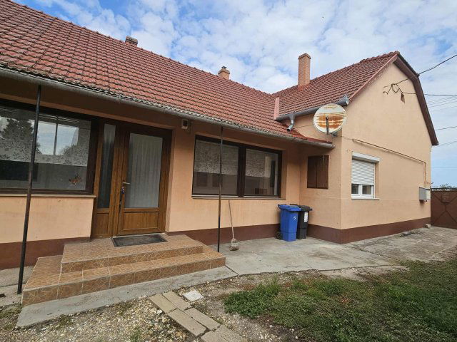 Eladó családi ház, Acsalagon 47 M Ft, 3 szobás