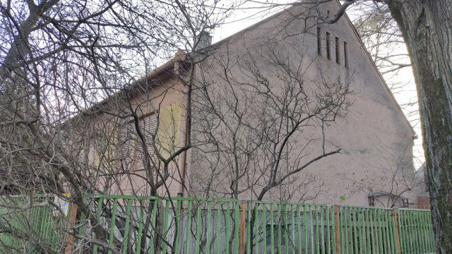 Eladó családi ház, Dunaújvárosban 41.5 M Ft, 3 szobás