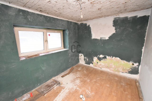 Eladó családi ház, Halogyon 4.8 M Ft, 2 szobás