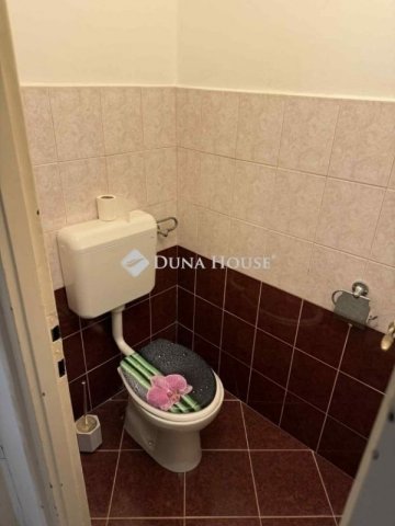 Eladó téglalakás, Pécsett 48 M Ft, 2 szobás