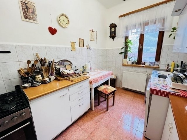 Eladó családi ház, Vecsésen 89 M Ft, 5 szobás