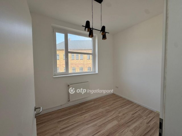 Eladó téglalakás, Budapesten, XXI. kerületben 32.9 M Ft