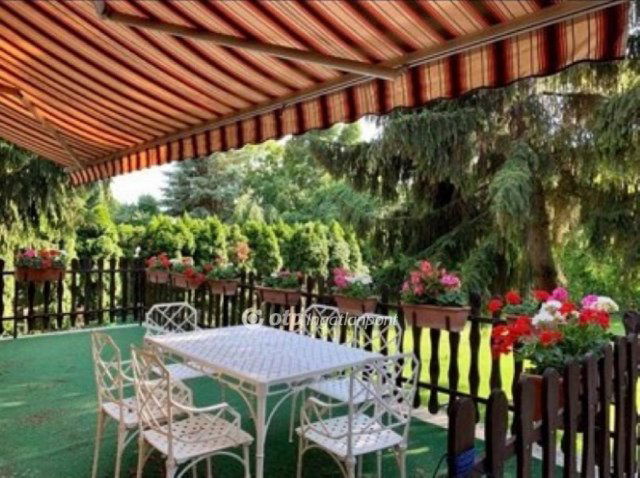 Eladó családi ház, Budaörsön 219.9 M Ft, 4+1 szobás