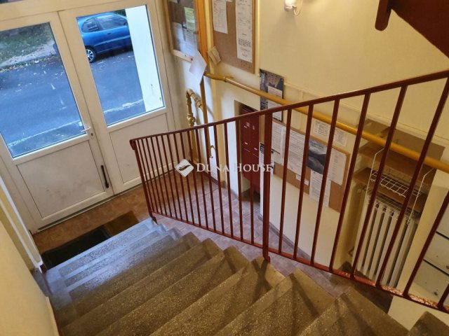 Kiadó panellakás, albérlet, Pécsett, Gyöngyös utcában