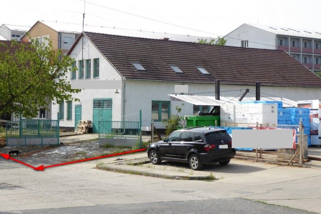 Eladó ipari ingatlan, Komlón, Mikszáth Kálmán utcában 89.9 M Ft