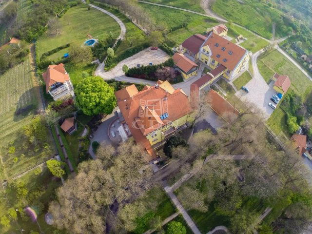 Eladó hotel, Szekszárdon 2499 M Ft / költözzbe.hu