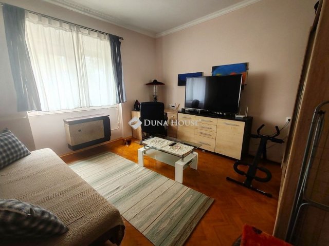 Eladó téglalakás, Békéscsabán 27.9 M Ft, 2 szobás