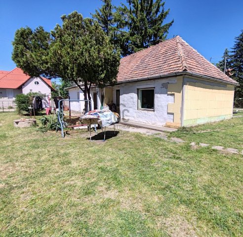 Eladó családi ház, Nagytarcsán 49.9 M Ft, 3 szobás